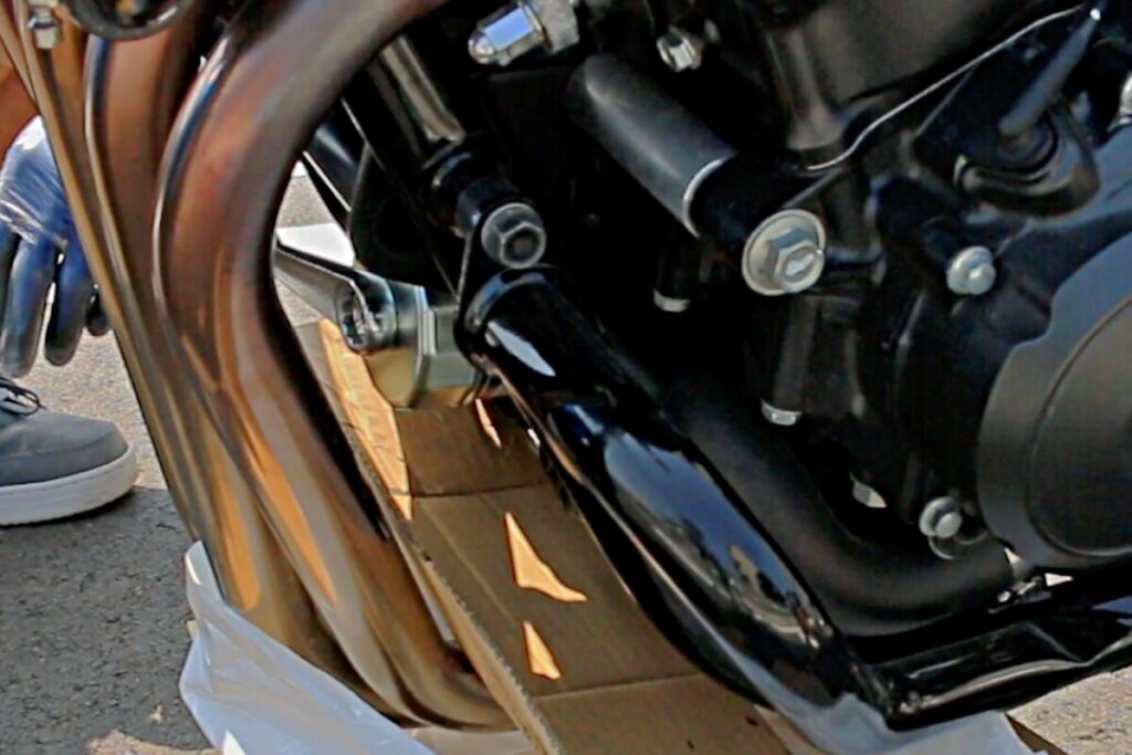 バイクエンジンオイル交換:cb400sfオイルフィルターレンチ
